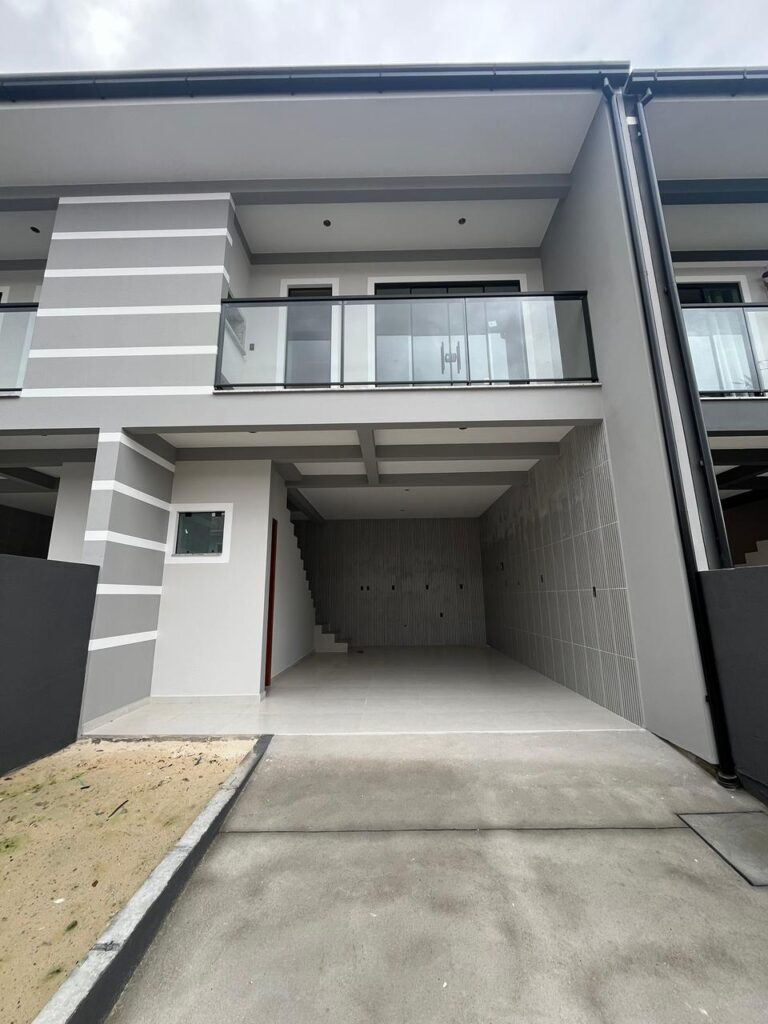 Foto 3 de Casa geminada – Garagem coberta