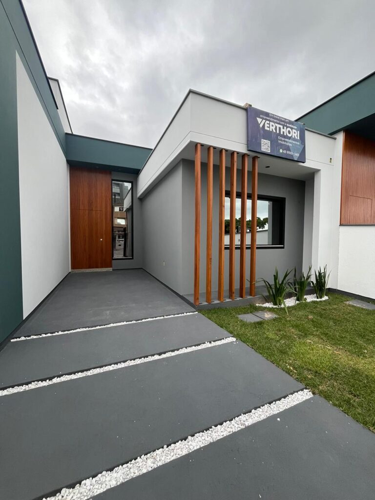 Foto 2 de Casa geminada – fachada moderna