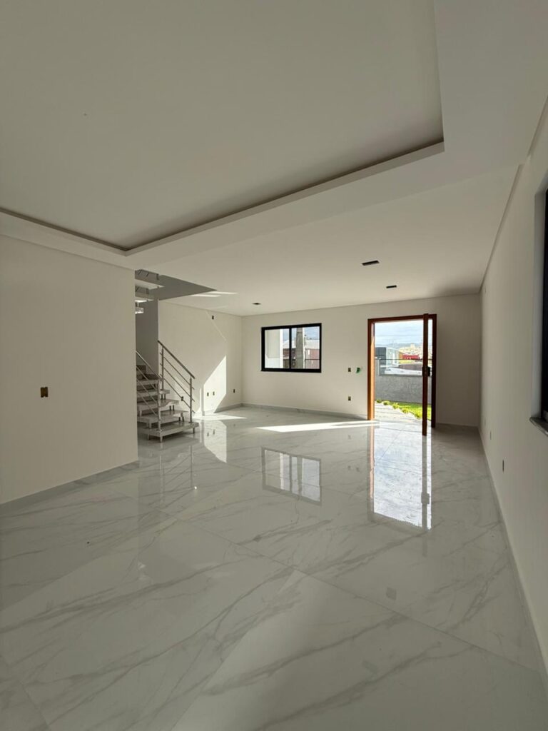 Foto 8 de CASA COM EXCELENTE TERRENO AOS FUNDOS