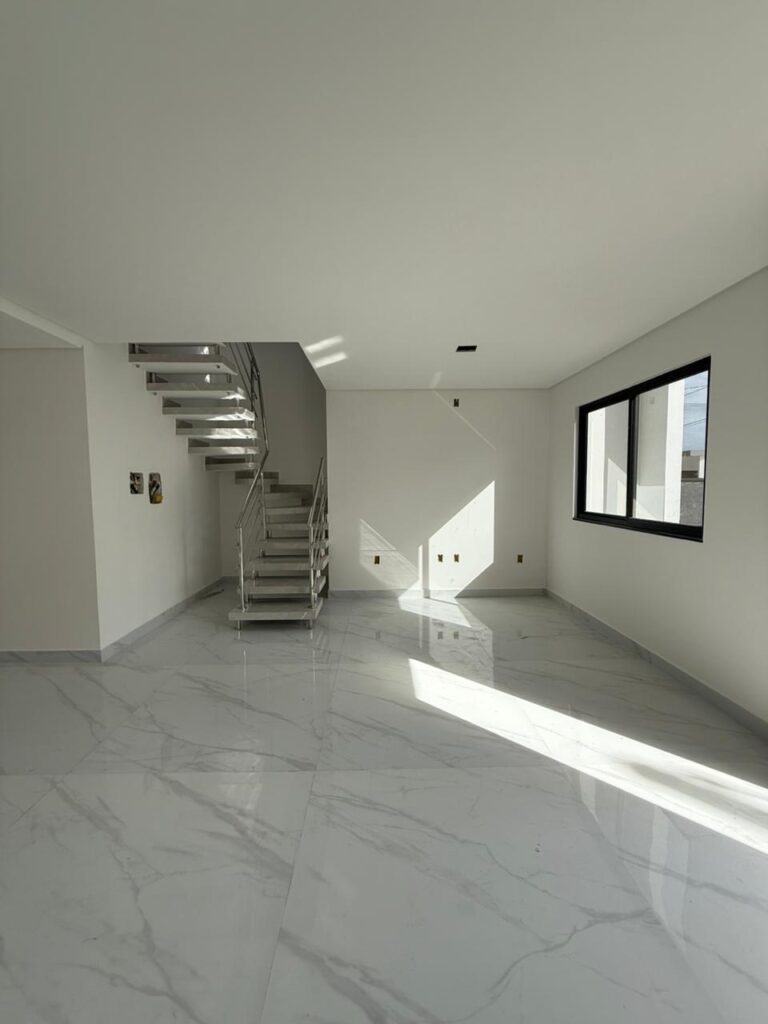 Foto 10 de CASA COM EXCELENTE TERRENO AOS FUNDOS