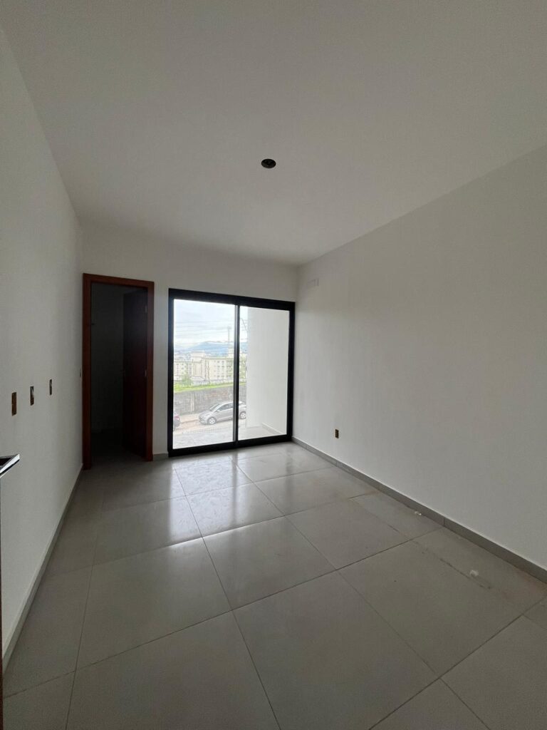 Foto 14 de Sobrado com duas suítes e bom espaço de terreno