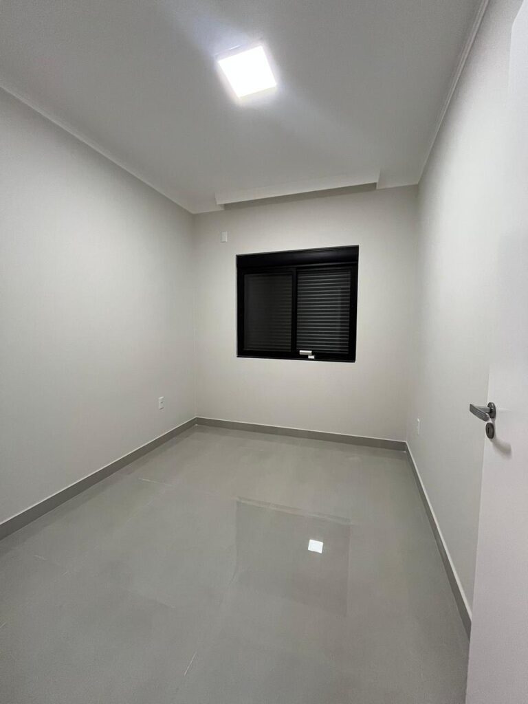 Foto 9 de Casa de frente para área verde com 3 dormitórios