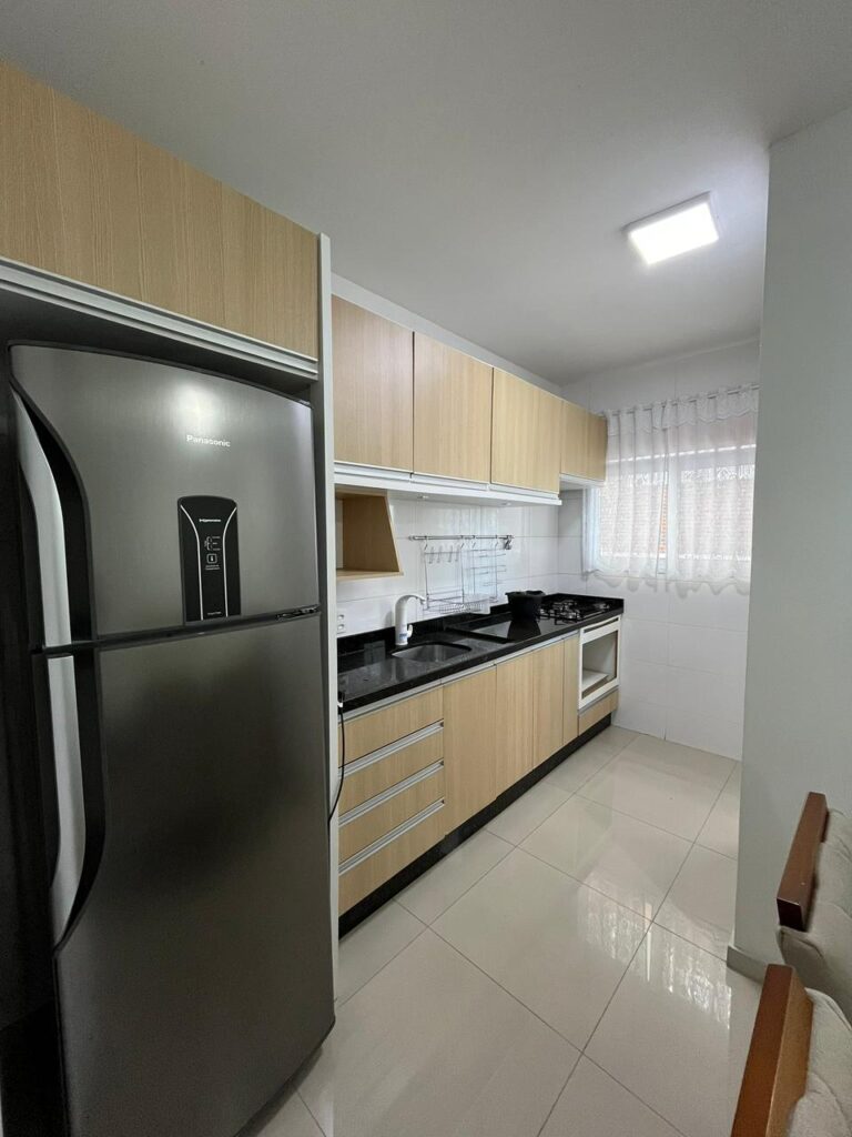 Foto 6 de Apartamento semi mobiliado com 3 dormitórios
