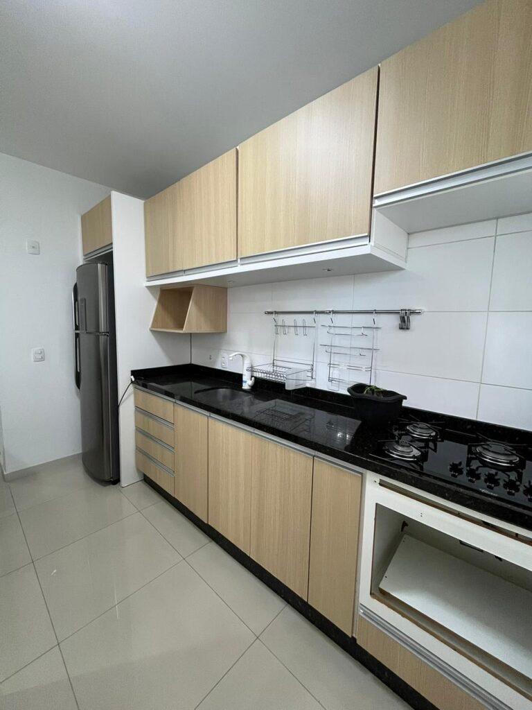 Foto 8 de Apartamento semi mobiliado com 3 dormitórios