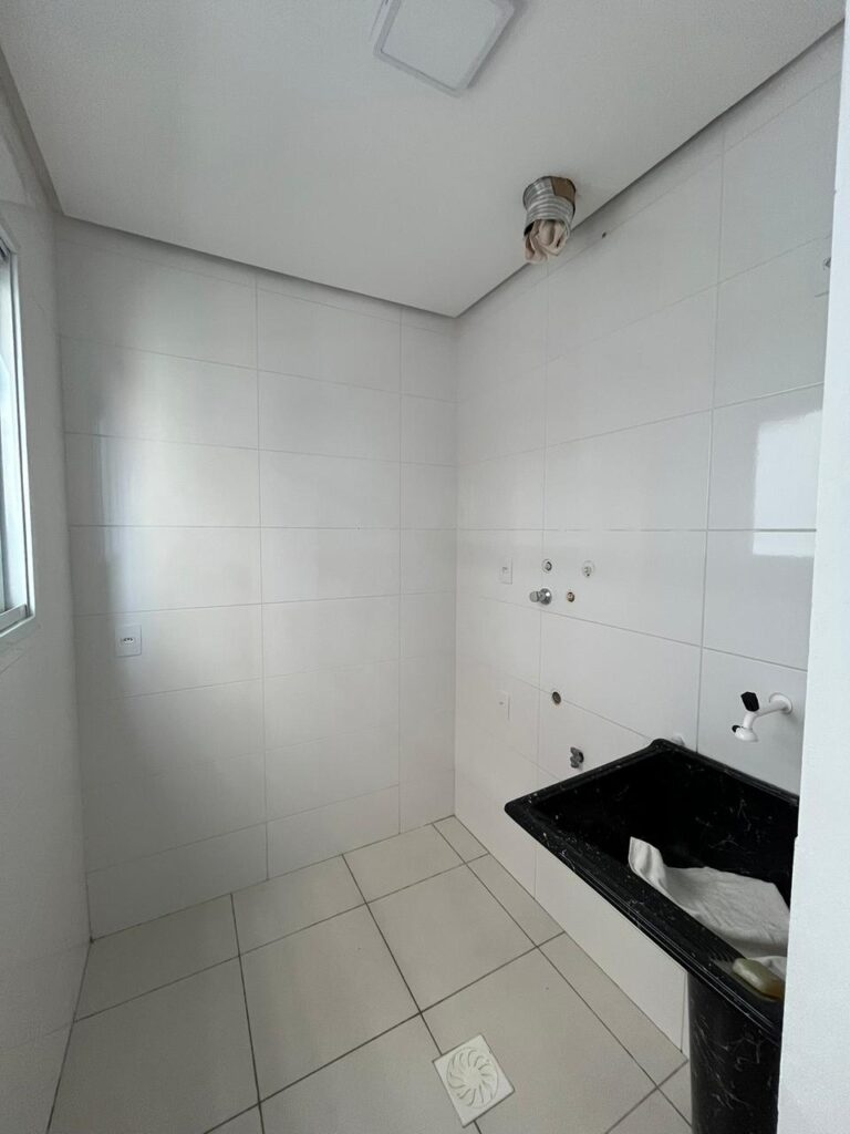Foto 7 de Apartamento semi mobiliado com 3 dormitórios
