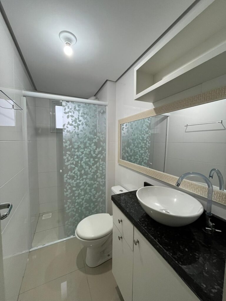 Foto 13 de Apartamento semi mobiliado com 3 dormitórios