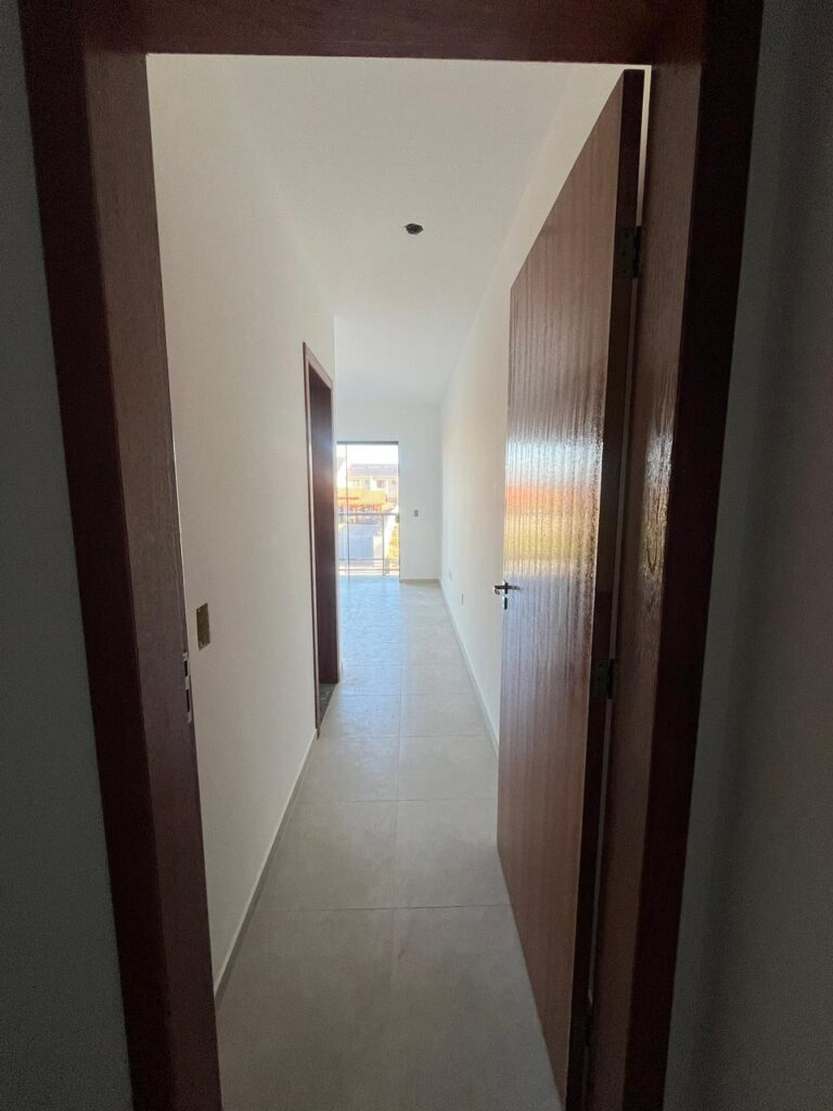 Foto 13 de Sobrado com bom espaço de terreno e fundo para área verde