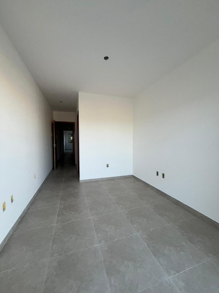 Foto 15 de Sobrado com bom espaço de terreno e fundo para área verde