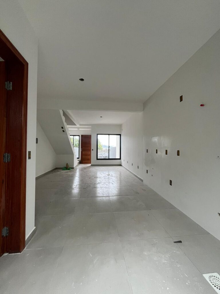 Foto 7 de Sobrado com duas suítes e bom espaço de terreno