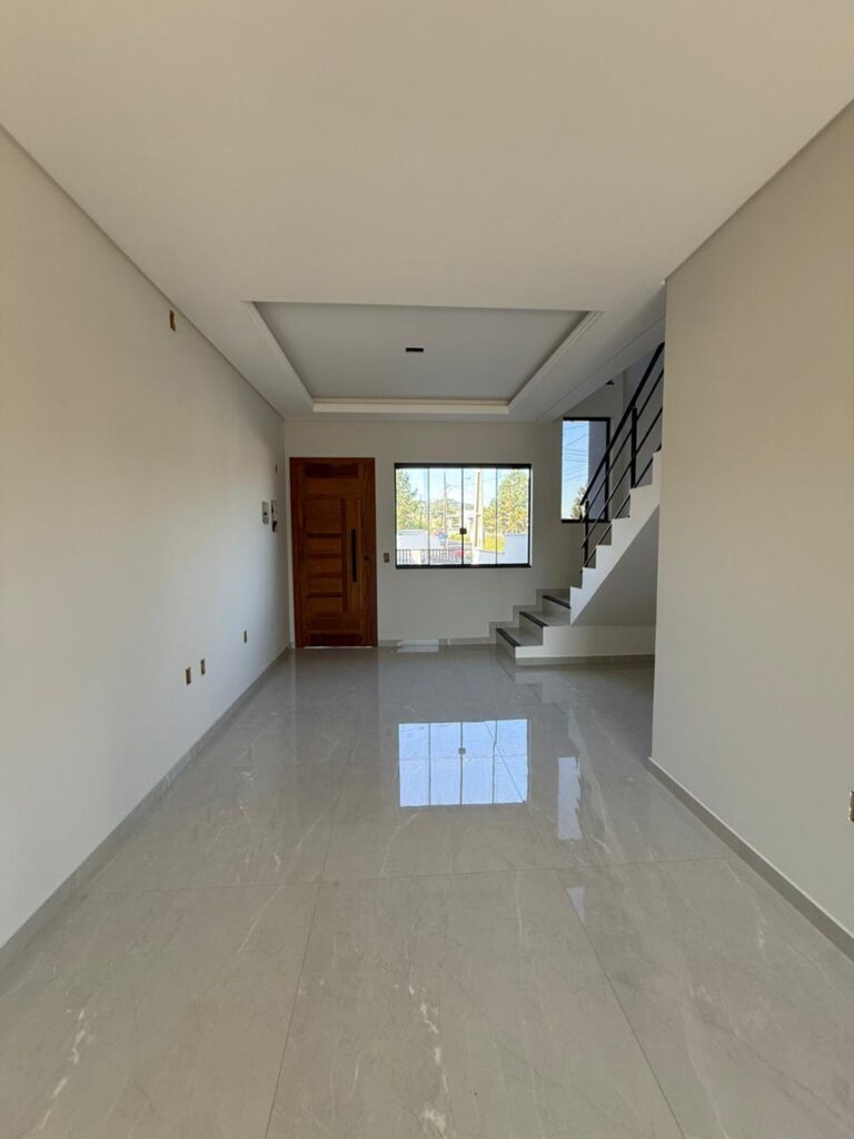 Foto 5 de Sobrado com duas suítes e porão pronto.