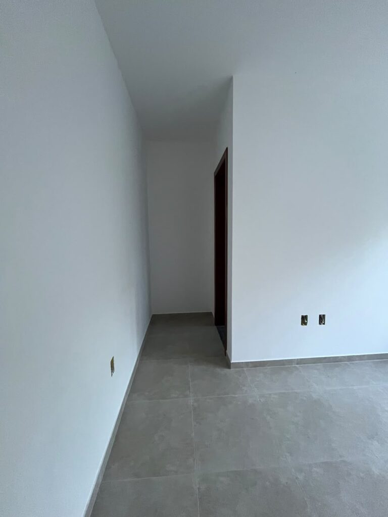 Foto 11 de Sobrado com bom espaço de terreno e fundos para área verde