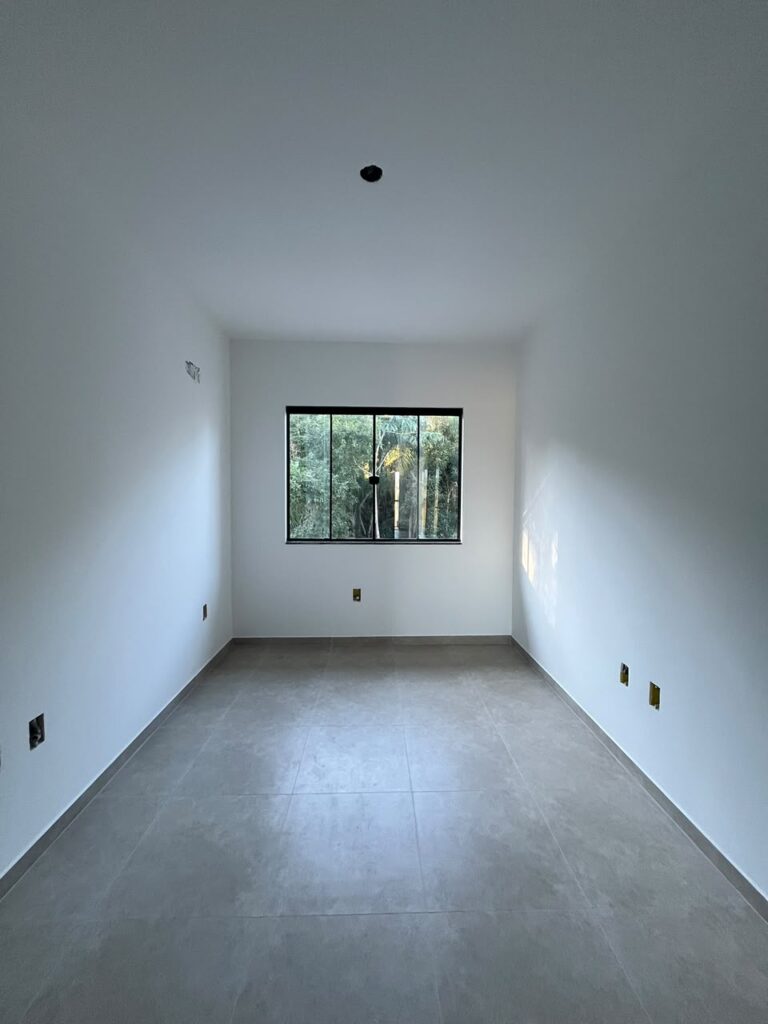 Foto 13 de Sobrado com bom espaço de terreno e fundos para área verde