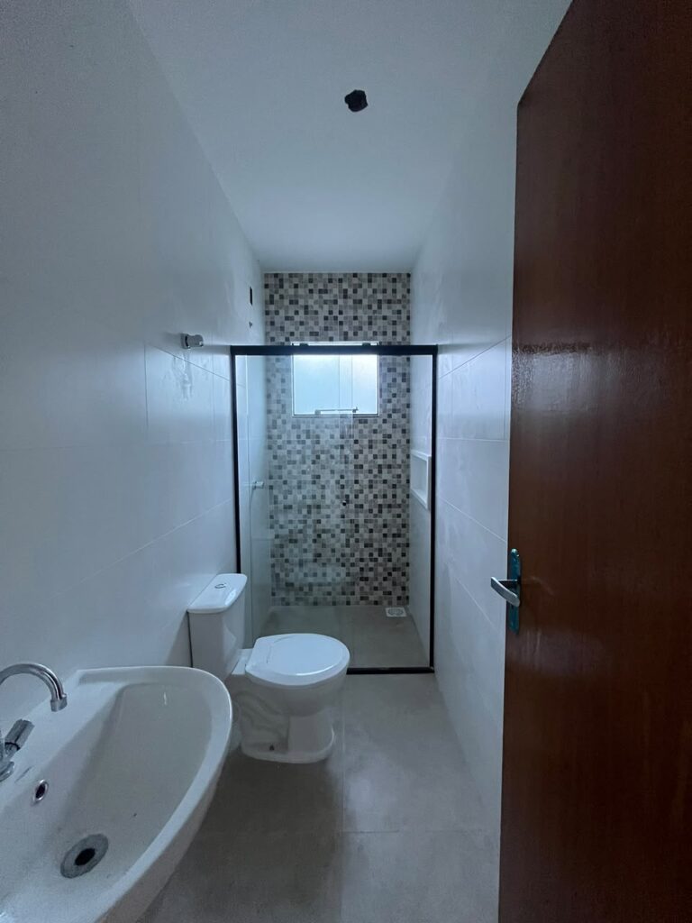 Foto 12 de Sobrado com bom espaço de terreno e fundos para área verde