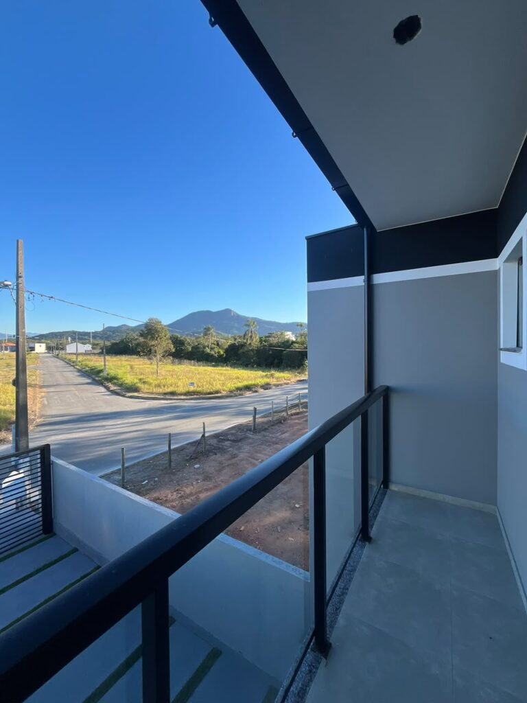 Foto 18 de Sobrado com bom espaço de terreno e fundos para área verde