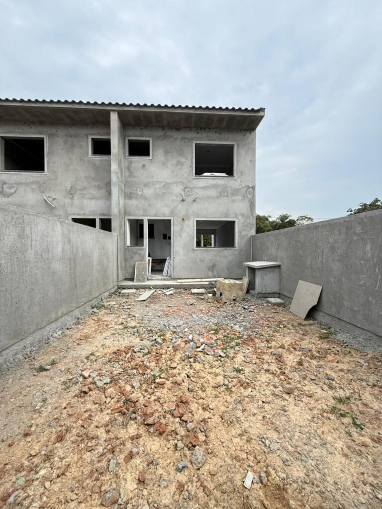 Foto 12 de Sobrado com duas suítes é bom espaço de terreno