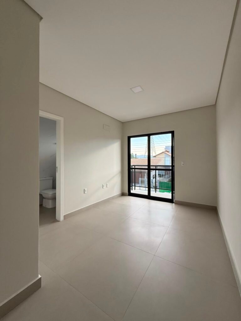 Foto 15 de Sobrado com muito espaço de terreno no Pagani