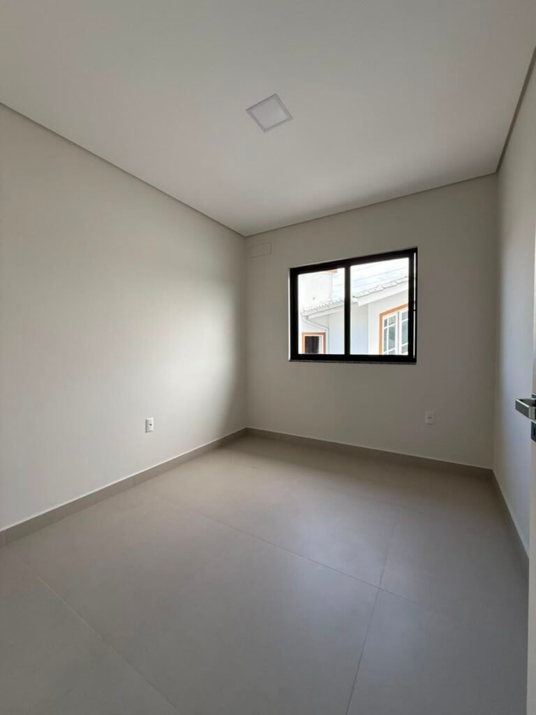 Foto 14 de Sobrado com muito espaço de terreno no Pagani