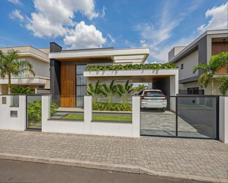 Casa térrea com ótimo padrão construtivo