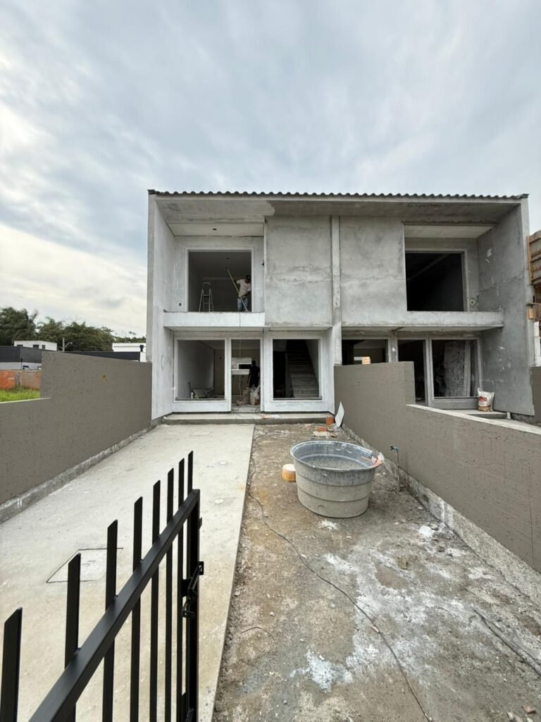Foto 2 de Sobrado com duas suítes é bom espaço de terreno