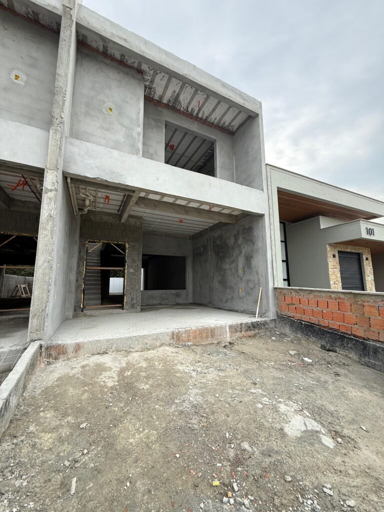 Foto 3 de Sobrado com ótima distribuição de planta e área verde nos fundos