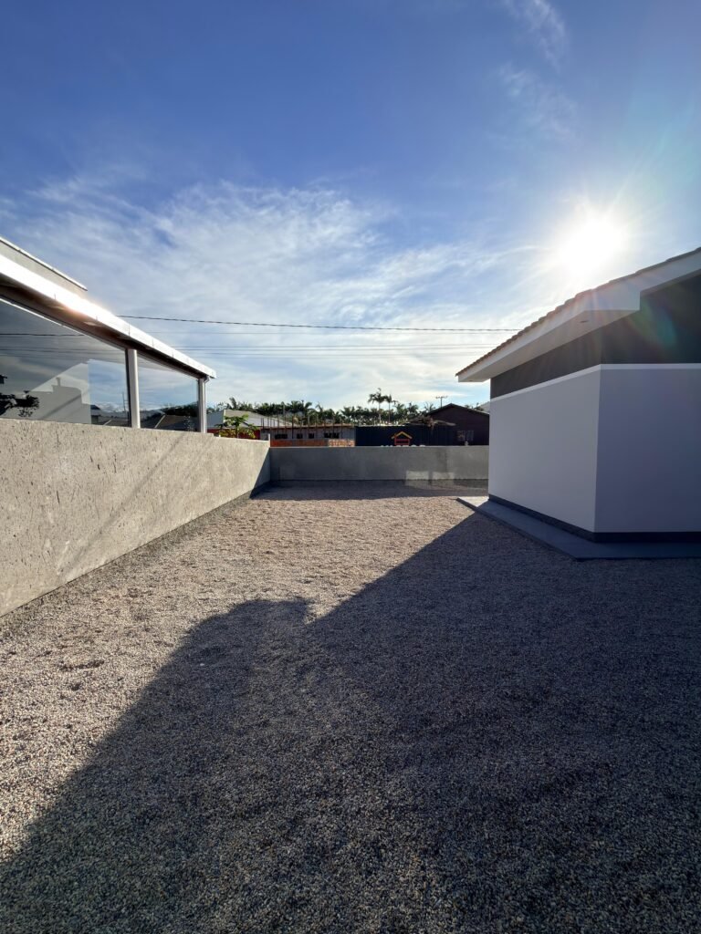 Foto 17 de Casa de esquina com muito espaço de terreno