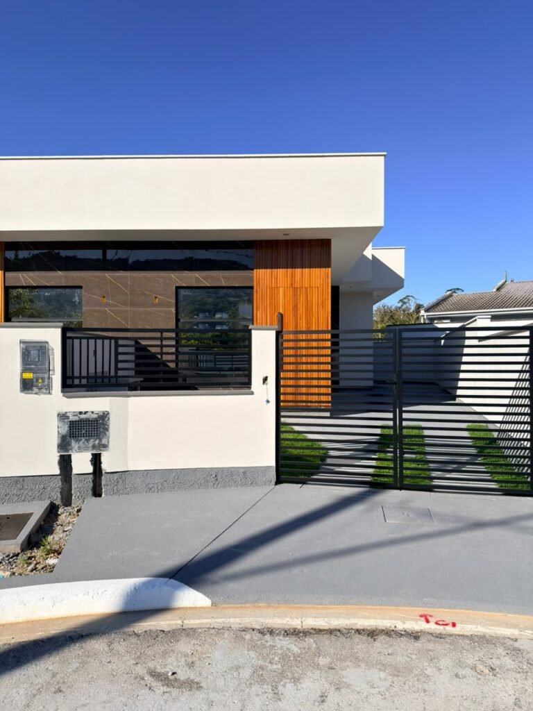 Foto 1 de Casa com fachada moderna e ótimo acabamento